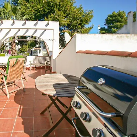 Amazing In With Kitchen Holiday home